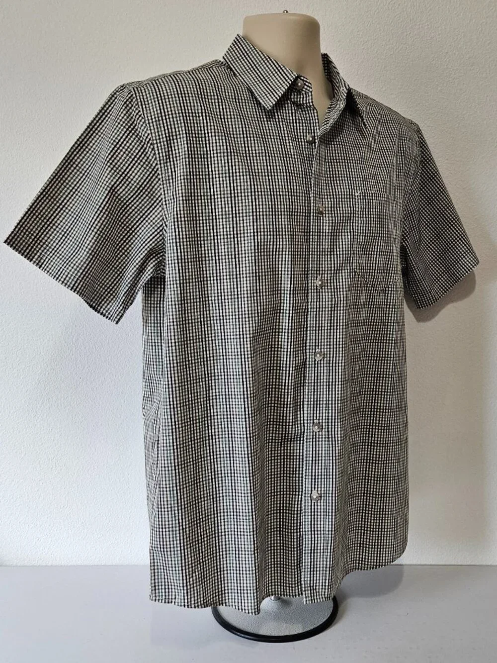 Gibson Trading Company Short Sleeve Button Down Shirt | Size Medium to Large